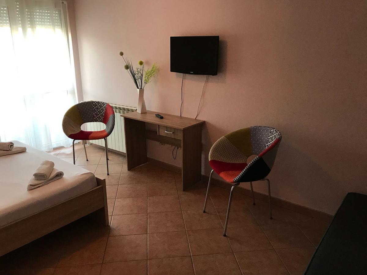 Guest House Ivo Stobreč Buitenkant foto